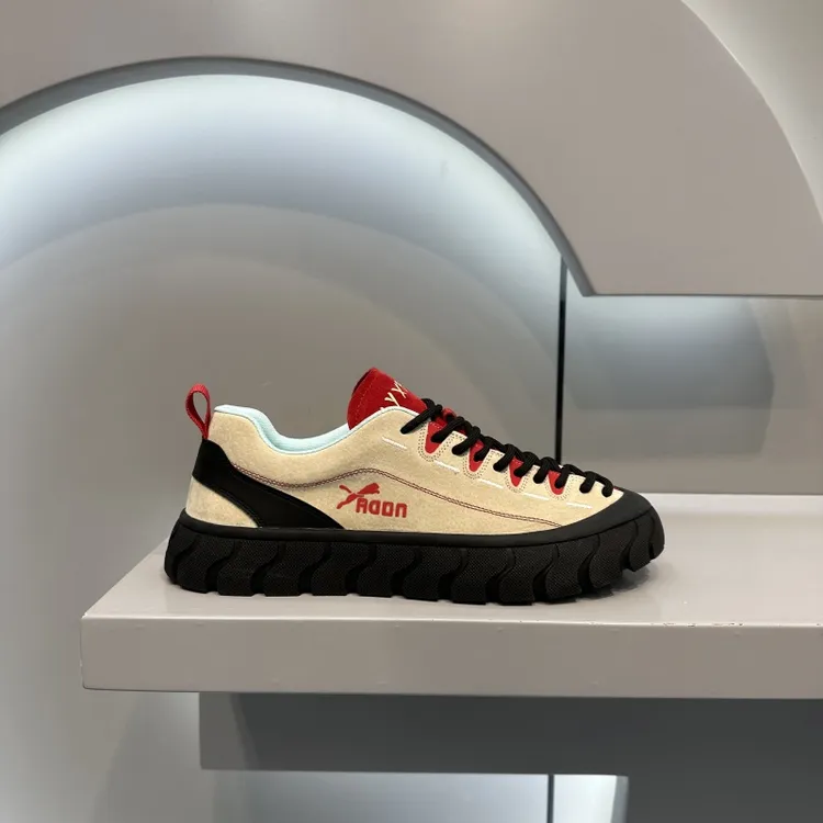 潮流低帮系带板鞋男士2026年秋季新款复古百搭拼色舒适爆款休闲鞋