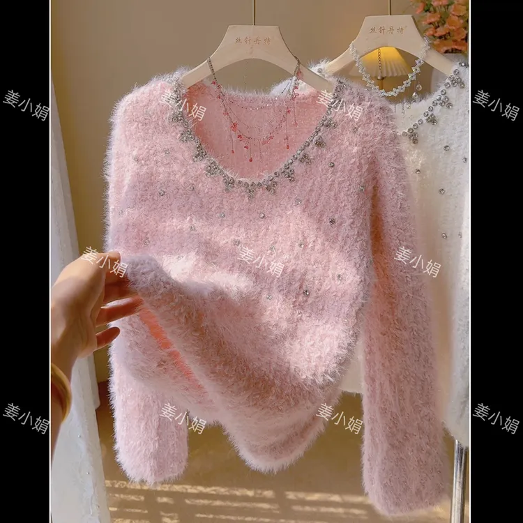 J-重工镶钻软糯甜美洋气套头毛衣女2025秋冬新款V领宽松上衣