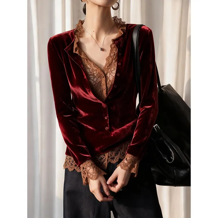 2025超火减龄酒红色撞色蕾丝拼接丝绒衬衫女秋假两件气质内搭上衣