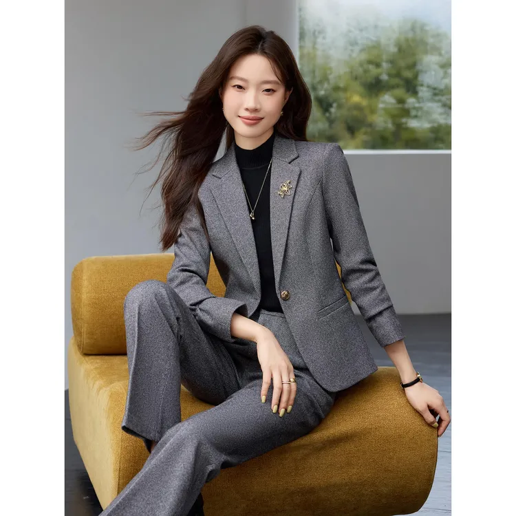 高级感西装洋气女秋冬2026新款气质职业装正装职场工作服西服外套