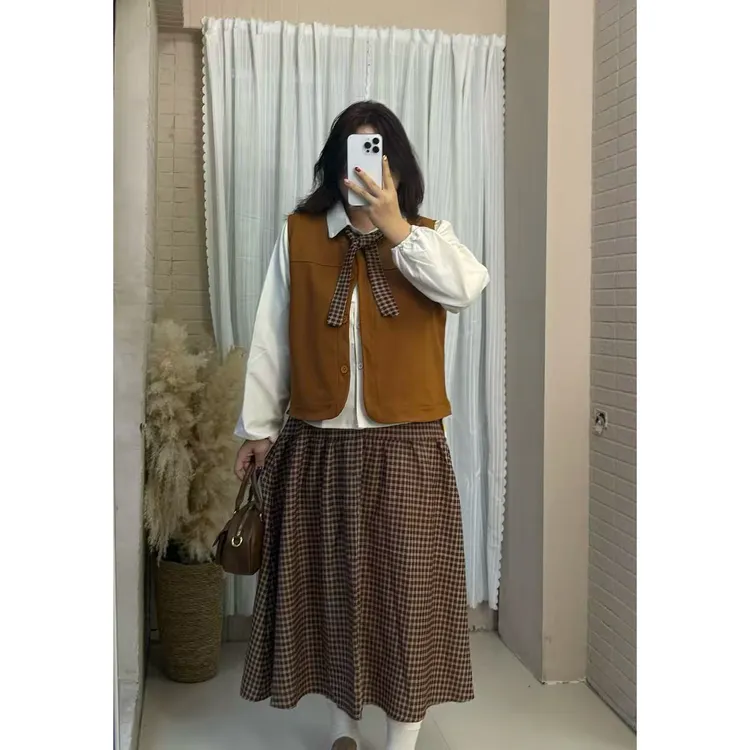 大码叠穿套装马甲衬衫半裙三件套女胖mm巨显瘦秋季减龄穿搭一整套