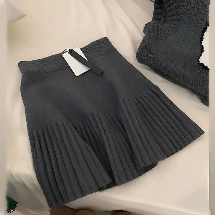 孕妇装秋冬季新款针织半身裙休闲显瘦百褶A字短裙简约外穿高腰女
