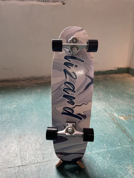 陆地冲浪滑板深脚窝水桥耐磨免蹬适合初学者刷街运动