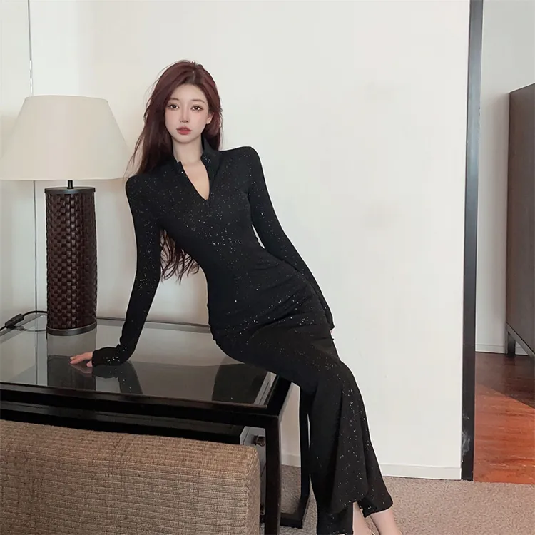 法式气质别致2025年秋季新款设计感立领修身显瘦中长款连衣裙女秋