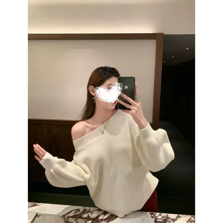 Moses Queen/魔西女王不规则一字肩针织衫斜领宽松蝙蝠袖显瘦毛衣