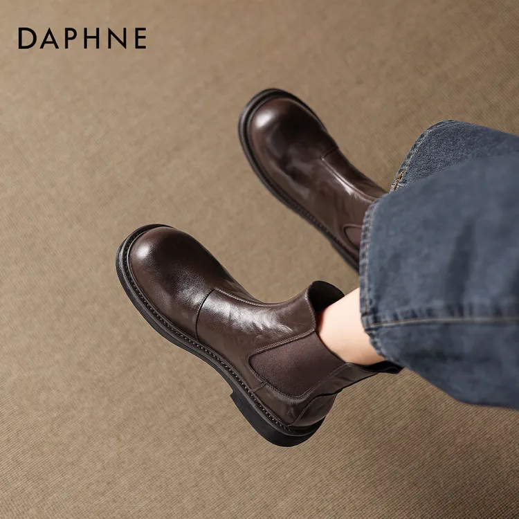 达芙妮切尔西短靴子2026新款爆款棕色英伦风马丁靴秋冬时尚瘦瘦靴