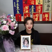 刘晓庆亲笔签名照