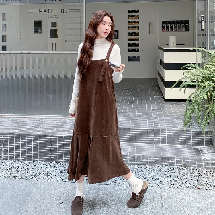 针织T恤背带连衣裙套装女2025秋冬新款巨好看超火流行爆款裙子