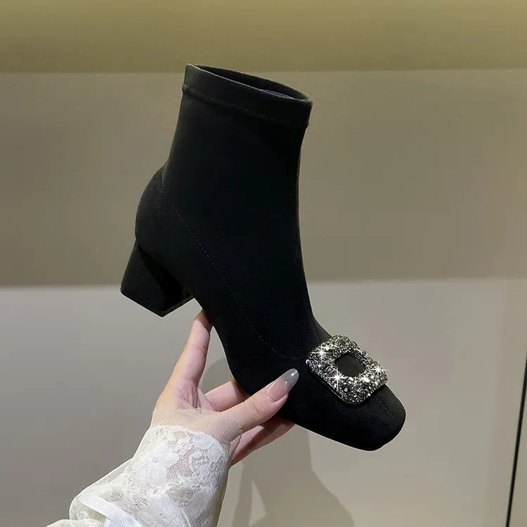 新款2025瘦瘦靴粗跟中高跟短靴女秋冬单靴水钻方头网红弹力袜靴女