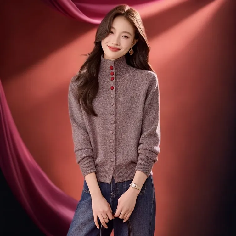 2025秋冬撞色纽扣高领浣熊绒针织开衫女宽松显瘦毛衣外套打底衫