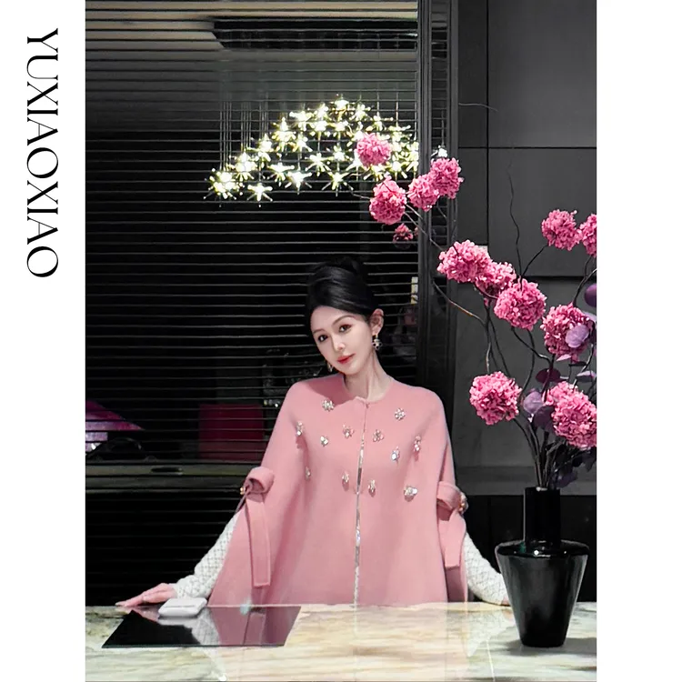 余潇潇【胭脂玫瑰】100羊毛柔软双面呢手工缝花斗篷廓形短款外套