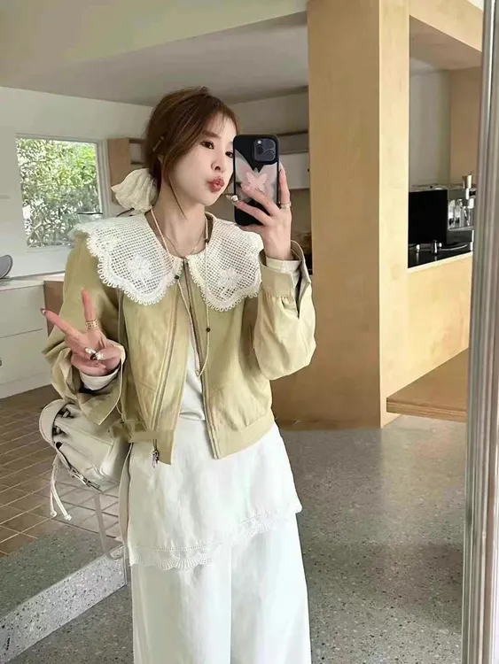 蕾丝拼接娃娃领短款皮衣外套