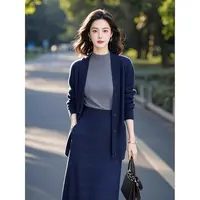 深蓝色毛衣针织开衫春季女2025新款韩系软糯慵懒风独特超好看上衣