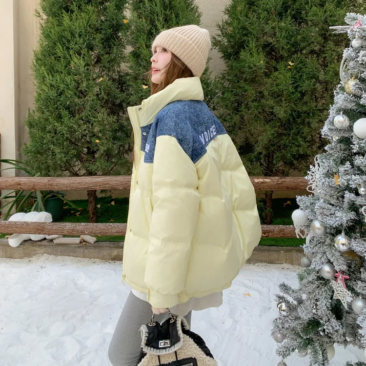 奶黄色撞色牛仔拼接立领羽绒服女2025冬装新款韩版学院风短款外套