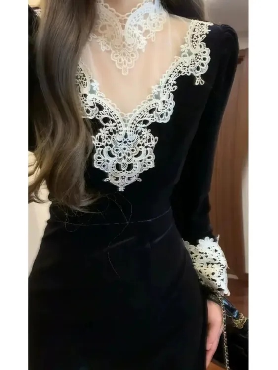 法式优雅千金蕾丝拼接丝绒连衣裙女2024秋冬新款收腰高端礼服长裙