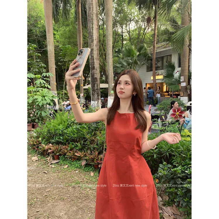 夏季简约穿搭无袖花苞背心裙连衣裙