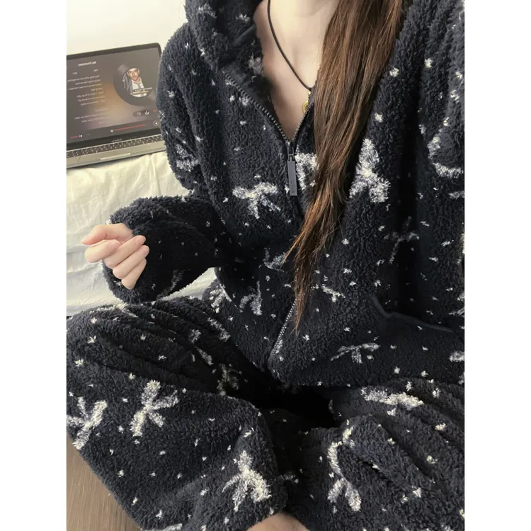 韩版蝴蝶结珊瑚绒保暖睡衣女款冬季加厚开衫连帽毛绒绒家居服套装