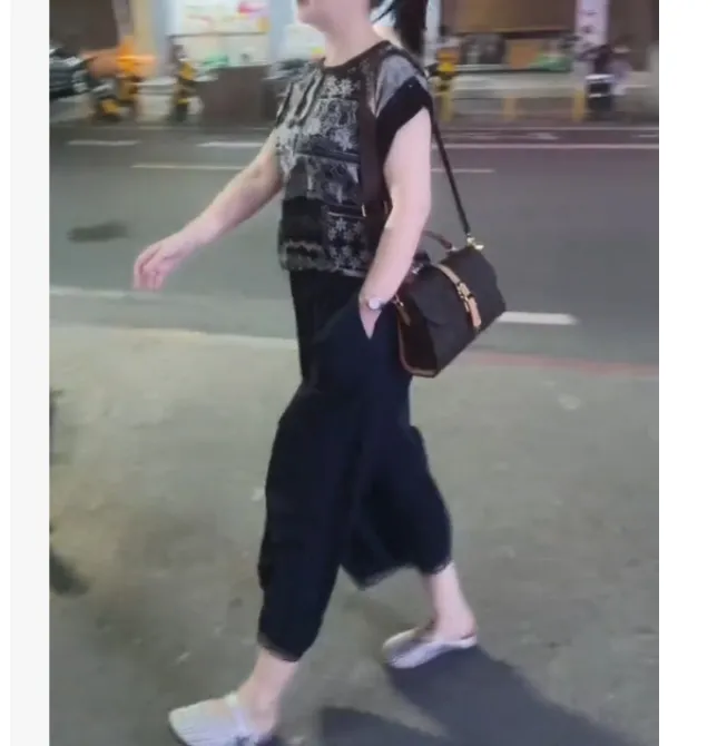 时尚潮流百搭精品女装dgd2132