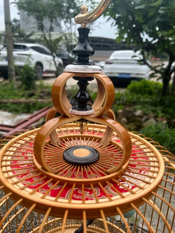 鸟笼直径34.本色抛光，丝粗2.4、丝距丝距2.0、活动底。