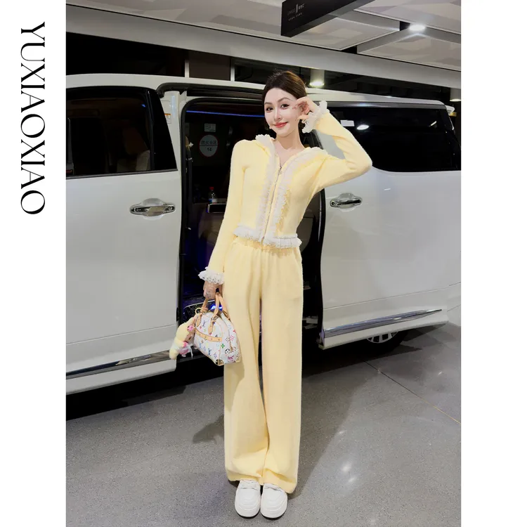 余潇潇【日光童话】抗起球时髦减龄重工花边连帽外套&休闲裤套装