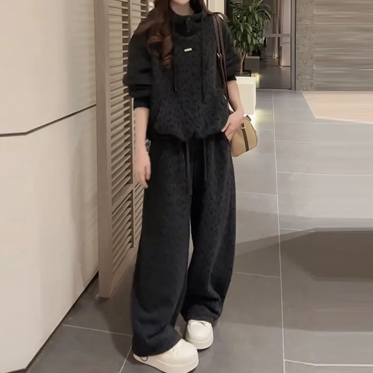 韩系连帽时尚套装女2025冬季新款卫衣松紧腰直筒裤休闲两件套潮