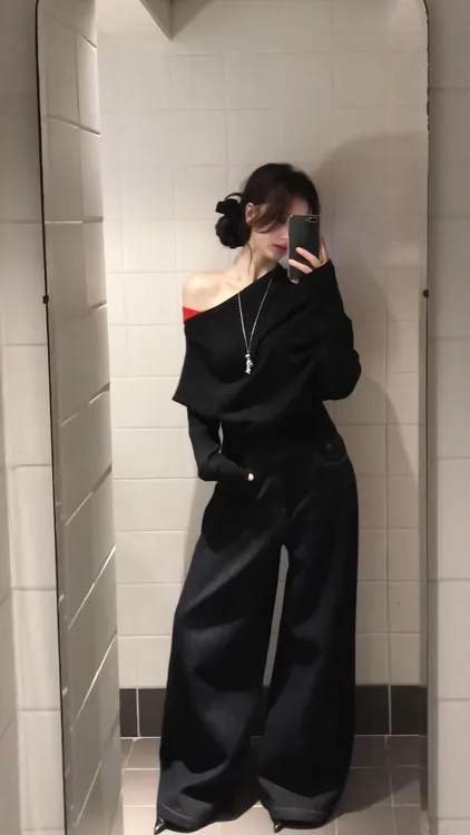 黑色斜肩针织打底衫女内搭高级感秋冬季2024新款小众独特别致上衣