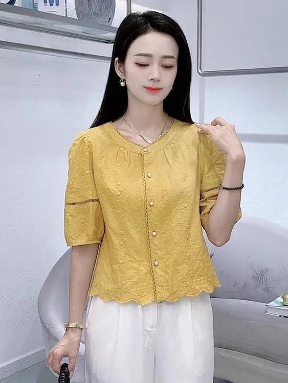 时尚休闲圆领中袖衬衫女夏季新款洋气质韩版百搭减龄短款衬衣小衫