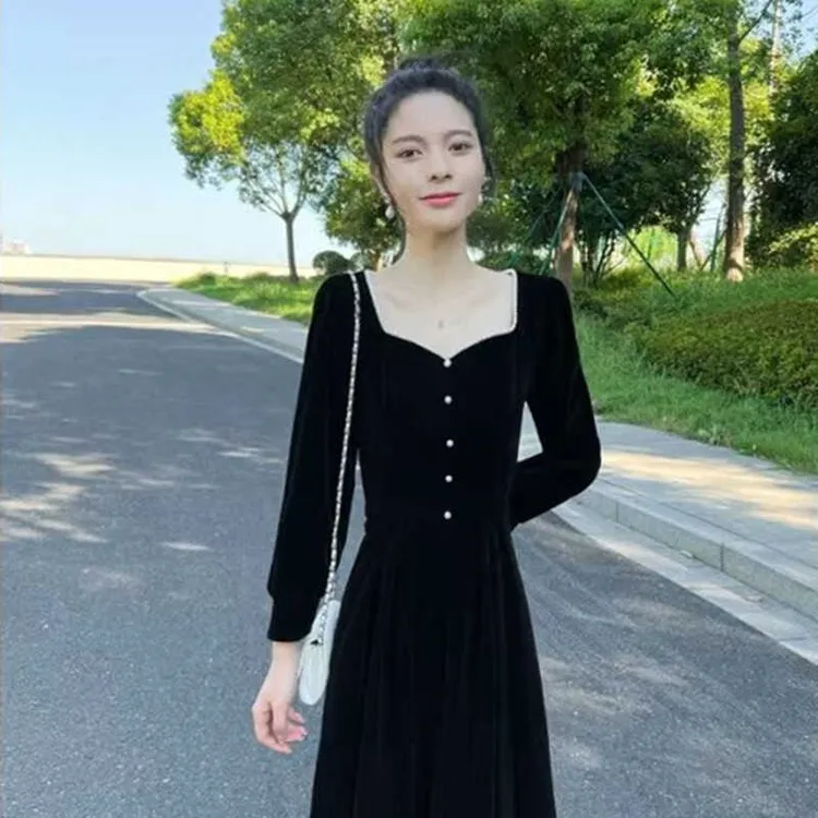 法式赫本风长袖连衣裙女秋季2025新款收腰显瘦气质金丝绒黑色长裙