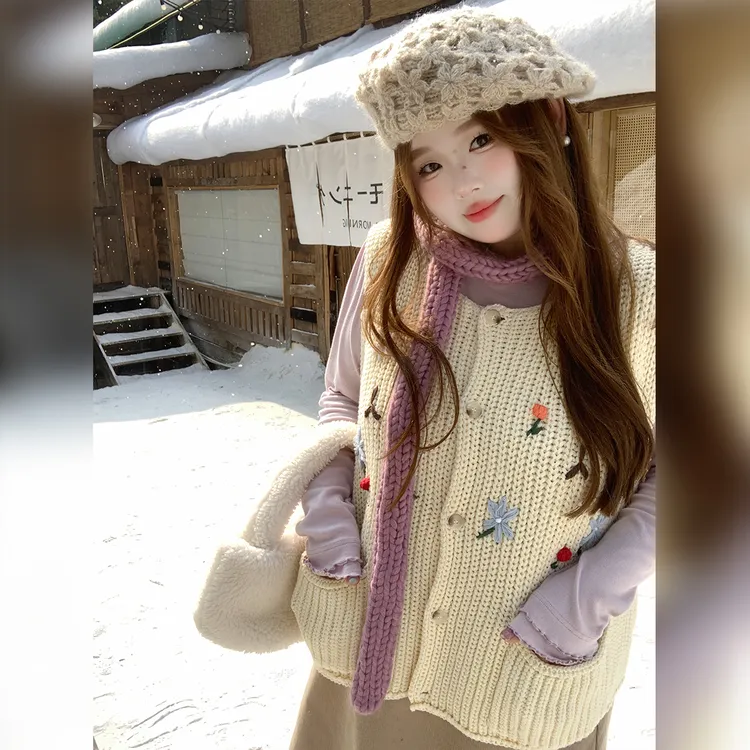 徐达布【椰林纳白】大码杏色慵懒毛衣女秋冬马甲上衣M38439C53