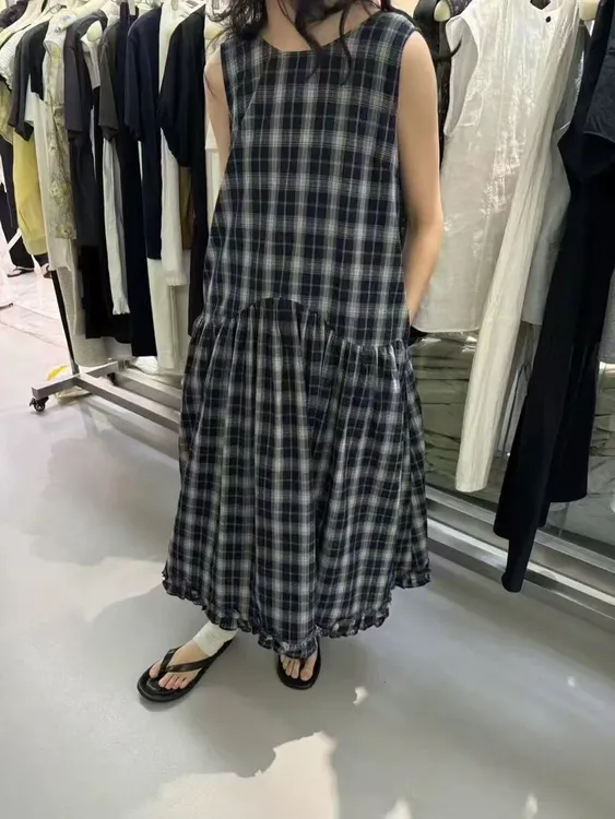 杭州NUT新款 慵懒宽松无袖格子连衣裙