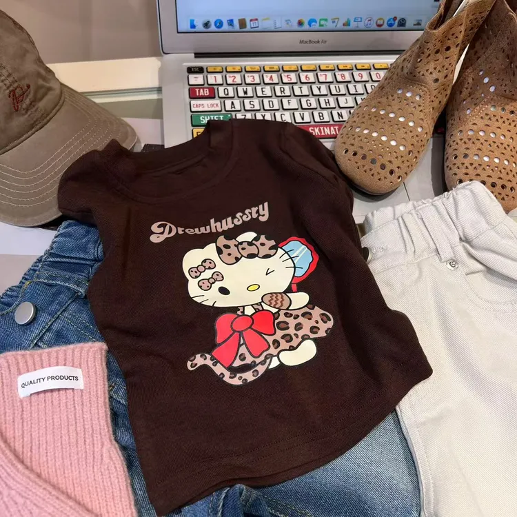 X.M美式早古感!可爱又有生命力豹纹Kitty女童长袖Tee250811