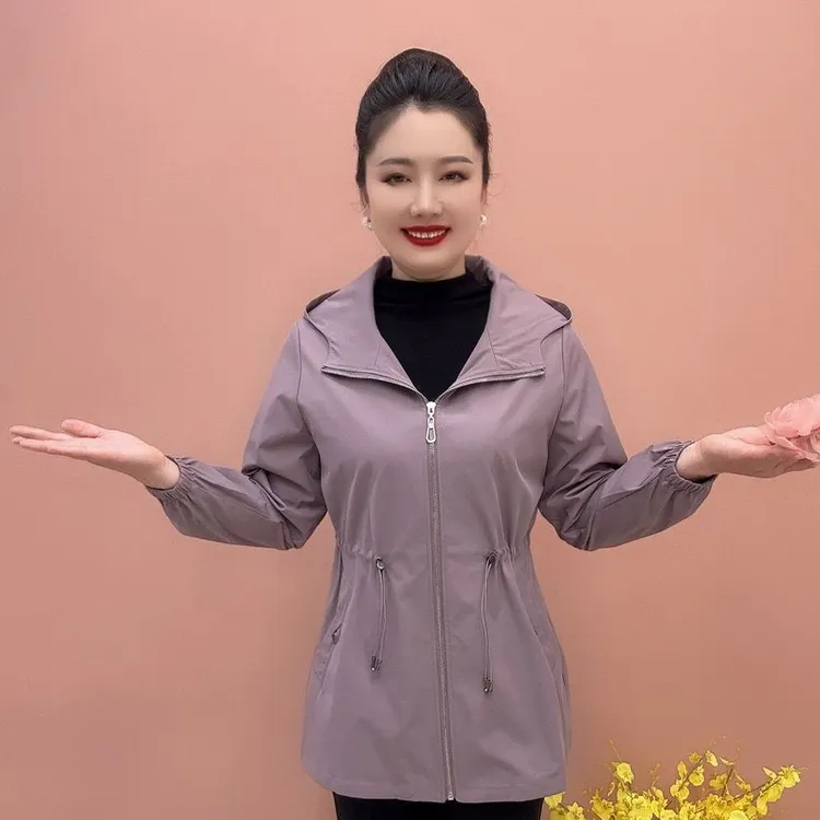新款时尚中长款洋气连帽风衣2025妈妈春秋中老年外套收腰上衣无衬