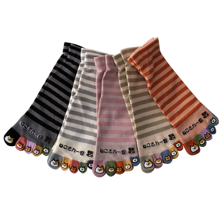 内田秋冬中筒卡通印胶棉五指袜女款可爱宽口不勒腿脚趾女纯棉袜子