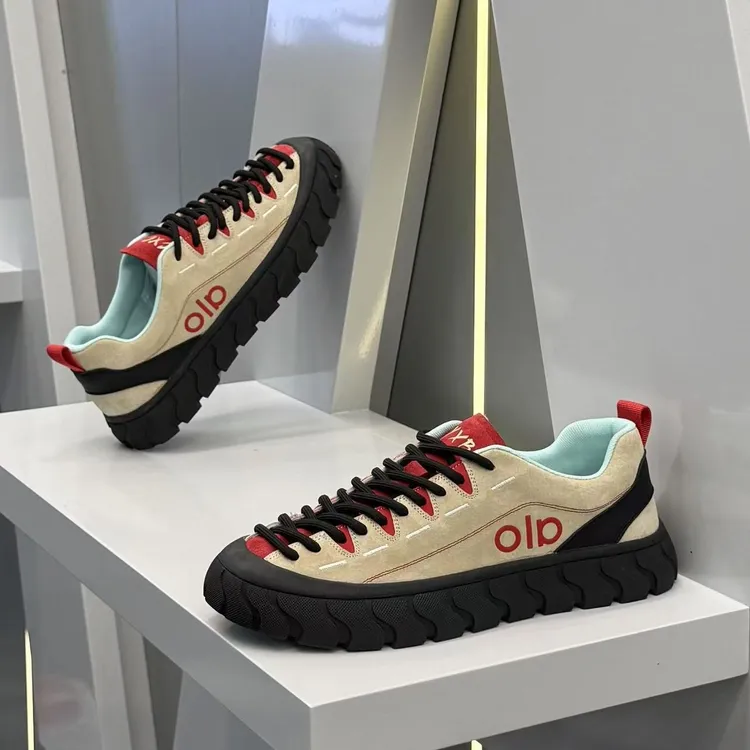 2025年秋季新款时尚拼接透气防滑男鞋低帮户外男士夏季透气低帮鞋