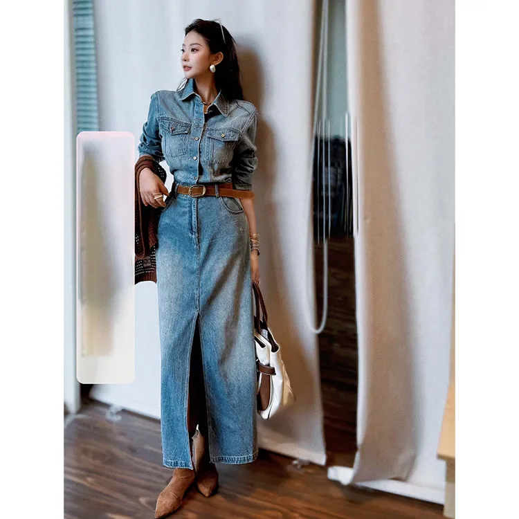 高级感水洗蓝牛仔连衣裙女秋冬新款设计感长袖中长款高腰包臀裙