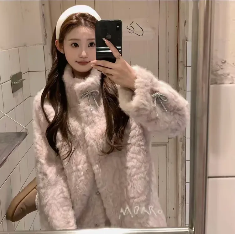 小熊心事立领皮毛一体染尖外套女2025冬季新款加厚毛毛外套