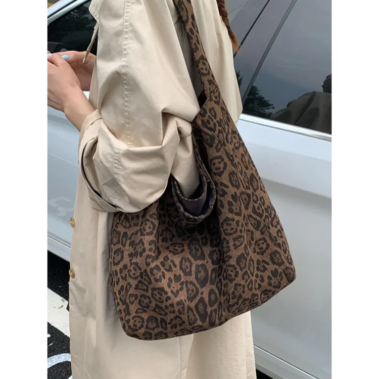 时尚豹纹大容量托特包2025新款女秋季潮复古上班通勤超火单肩包