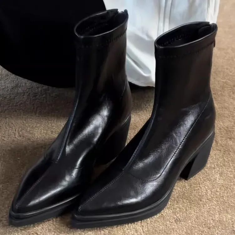 法式软静音尖头粗跟短靴女气质复古静音短筒后拉链高跟弹力瘦瘦靴