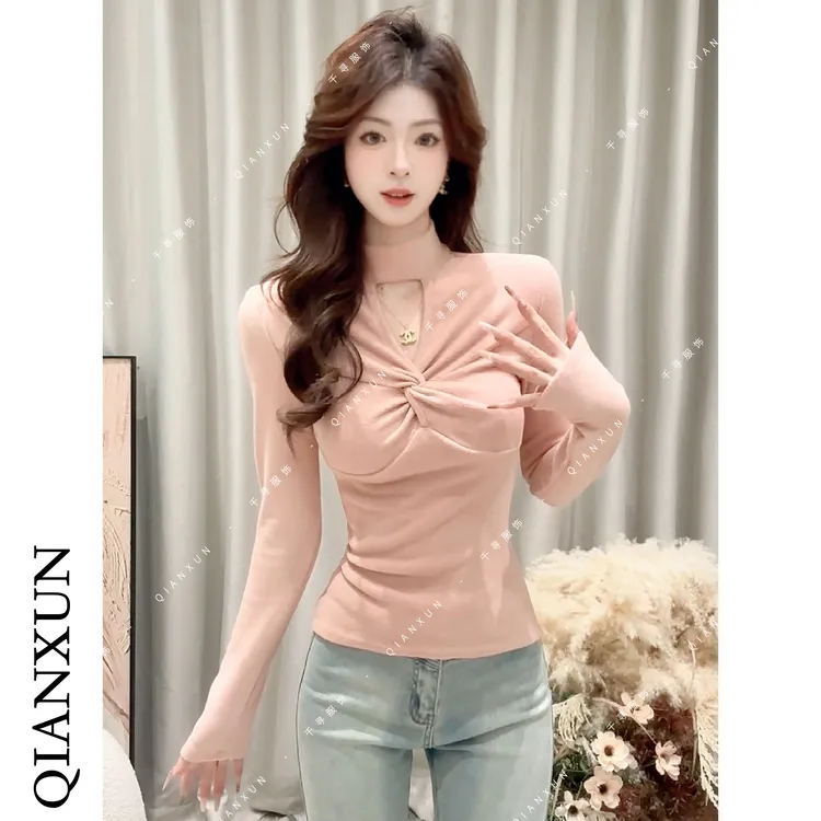 千寻家 秋冬时尚新款女士上衣修身显瘦设计感扭结打底T恤女642