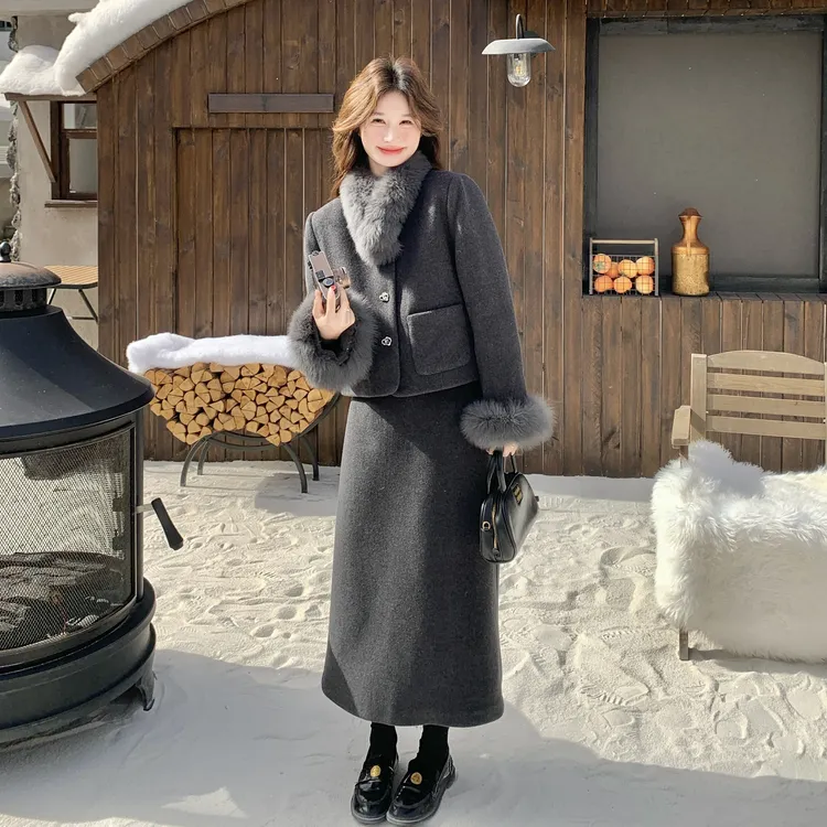 灰色小香风羽绒内胆外套半身裙套装女2025冬季新款名媛千金两件套