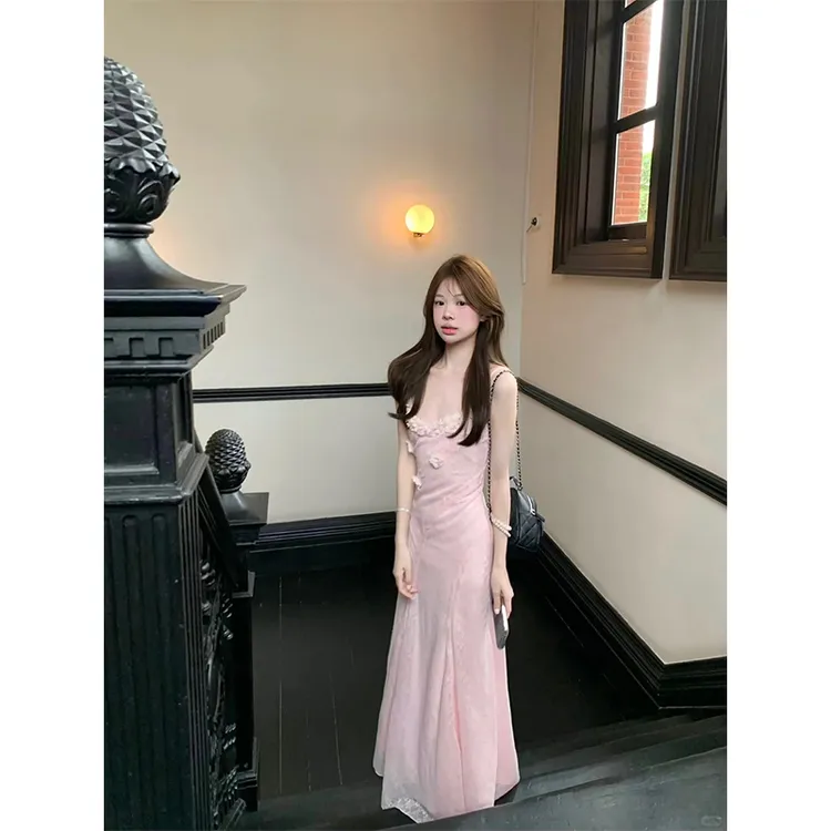 高级感纯欲风海边度假蕾丝吊带裙连衣裙女夏绝美长裙显瘦鱼尾裙子