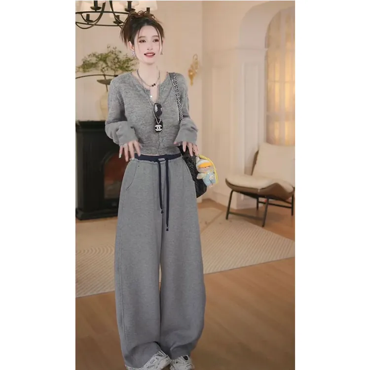 2025秋季简约减龄运动风气质显瘦半开领长袖上衣百搭松紧腰卫裤子