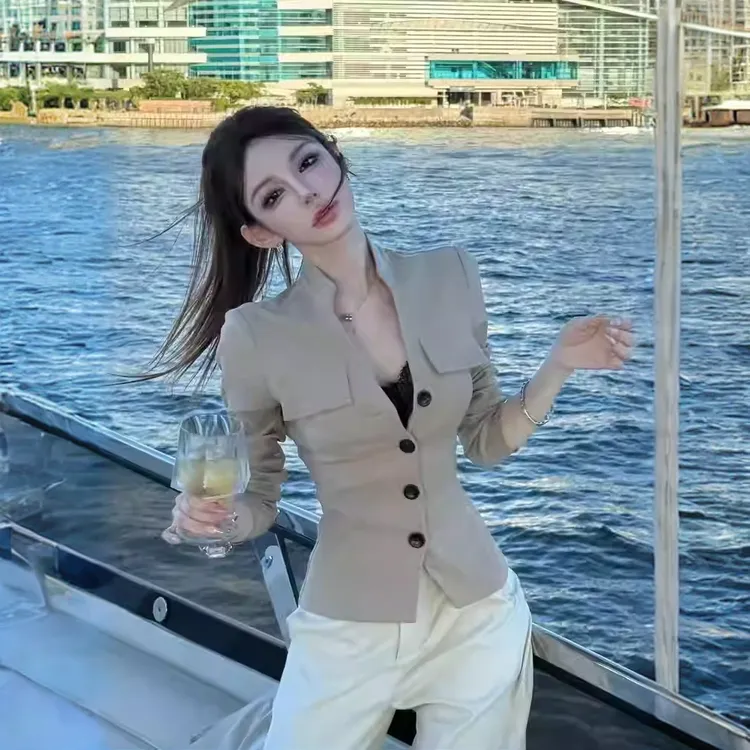 法式轻熟风收腰衬衫外套女秋季款长袖V领纽扣显瘦百搭超好看上衣