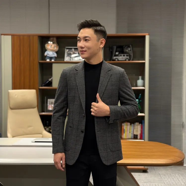 T&X/梯形2025男士秋冬季格子保暖修身显瘦两色西服外套（0076）