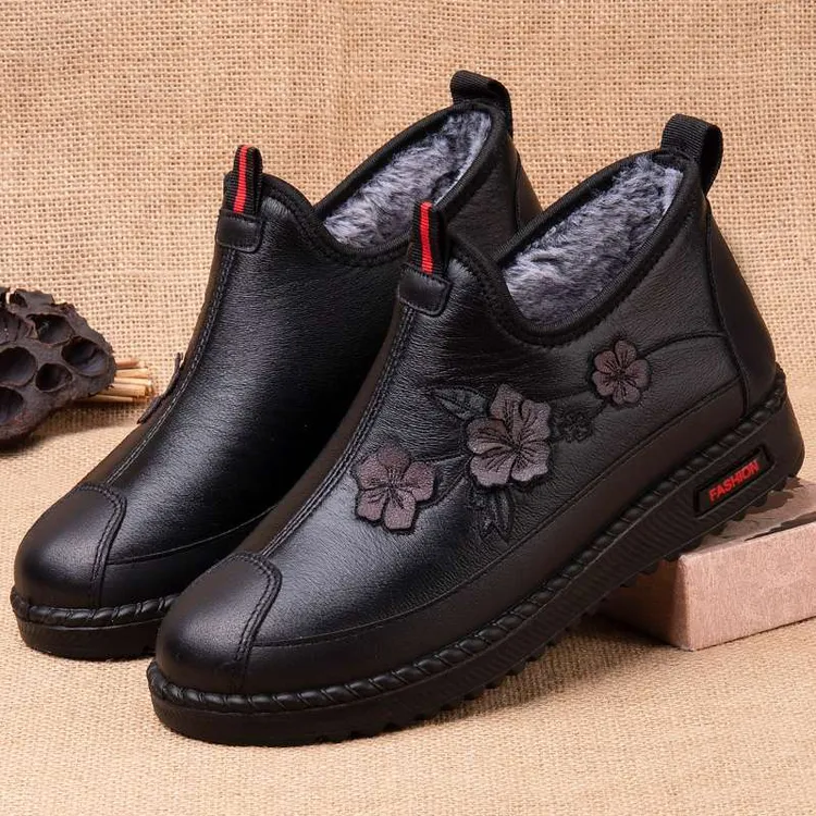 FAVMARTHA老北京布鞋女冬新款加绒奶奶老人保暖防水防滑软底中老