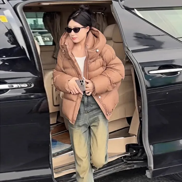 泡芙龟背咖啡色短款羽绒服女2024冬季新款90白鸭绒连帽面包服外套