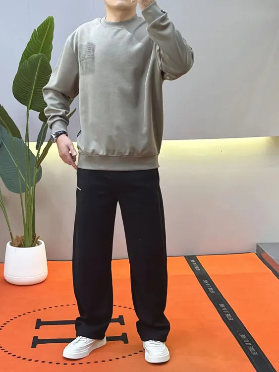 2025秋冬新款男士卫衣时尚微阔圆领卫衣