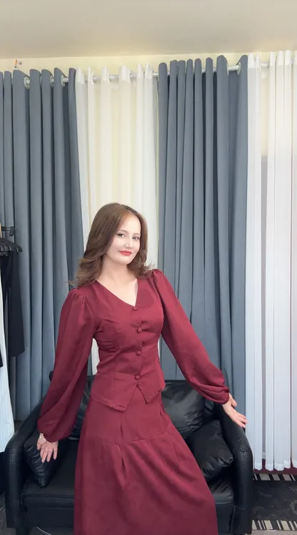 秋季酒红色气质时尚两件套长袖修身网红