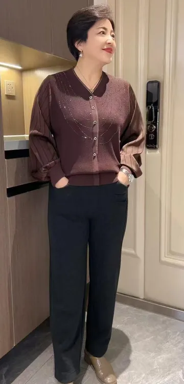 V领重工休闲针织衫