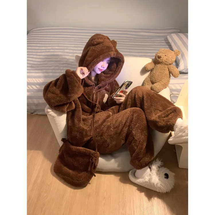 可爱卡通小熊珊瑚绒睡衣女2025冬季保暖加厚加绒连帽外套家居套装